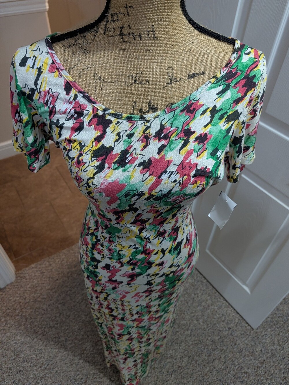 Women’s Multicolor Scoop Neck Maxi Dress
